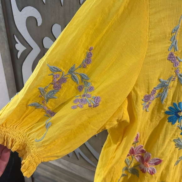 Johnny Was Evangeline Yellow Botton Down Emroidered Puss Sleeve Top - Picture 7 of 9